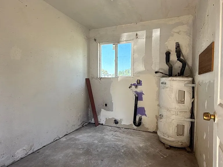 9005 Stacey Ct — Photo 8