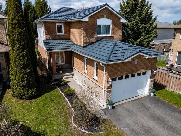 22 Bluegrass Dr, Barrie, ON L4N 9N9