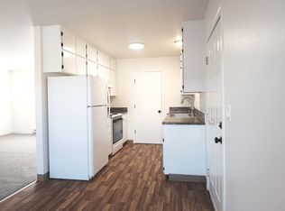 Cedars in Sweethome ** Walk in Closets, on site laundry in a lovely Community, Sweet Home, OR 97386