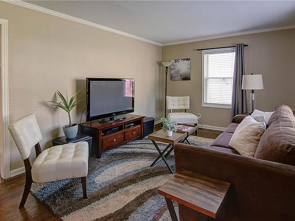 3rd image of 5315 Rosewood St