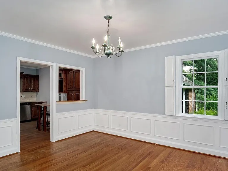 5806 Kenmore Rd — Photo 4