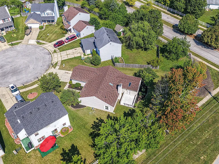 3933 Bergamot Ct — Photo 34