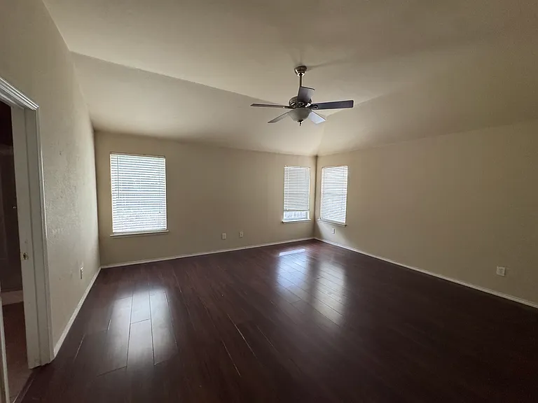 7205 Lake Jackson Dr — Photo 6