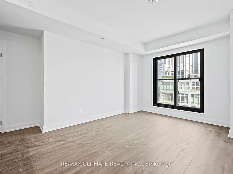 20 Soudan Ave #3411 — Photo 13