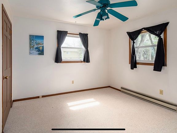 2nd image of 703 W Gruenwald Ave