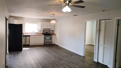 2050 Oleander Blvd Photo 1