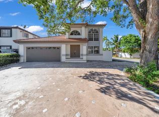 20076 NW 85th Ave, Hialeah, FL 33015