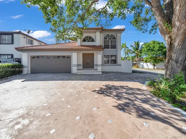 20076 NW 85th Ave, Hialeah, FL 33015