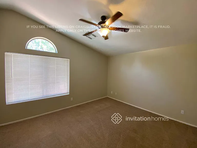 764 W La Pryor Ln — Photo 14