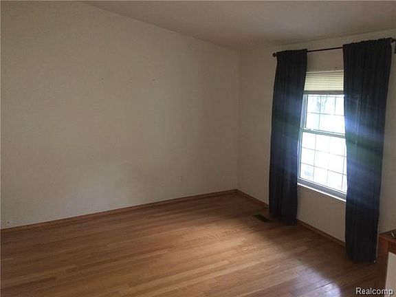 4th image of 3354 Blasser Dr