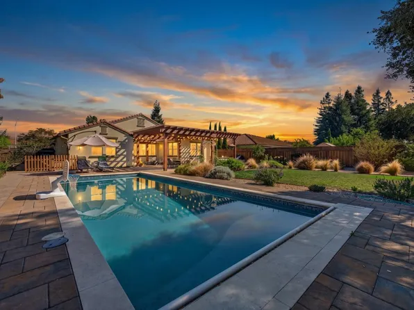 17395 Pineau Ct, Morgan Hill, CA 95037