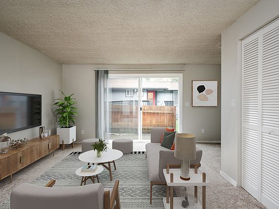 Forest Ridge | Living Room