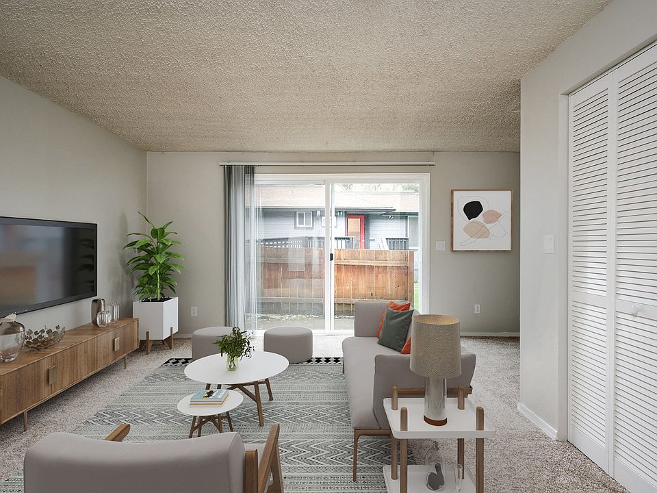 Forest Ridge | Living Room