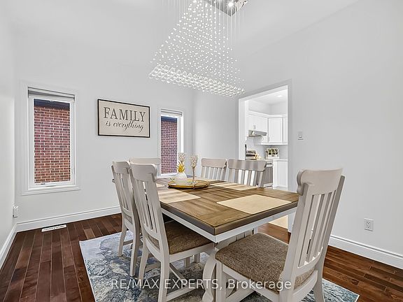 5th image of 936 Talisman Cres