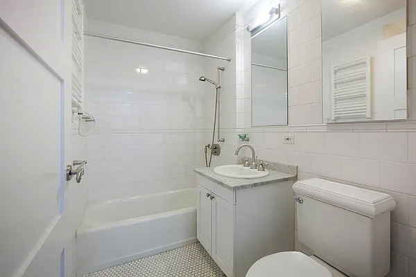 Rented by Nest Seekers International | media 13