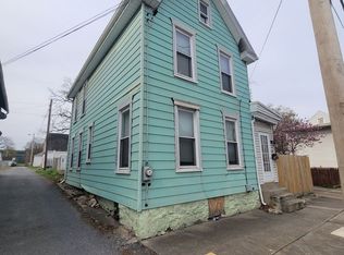 160 E Garfield St, Chambersburg, PA 17201
