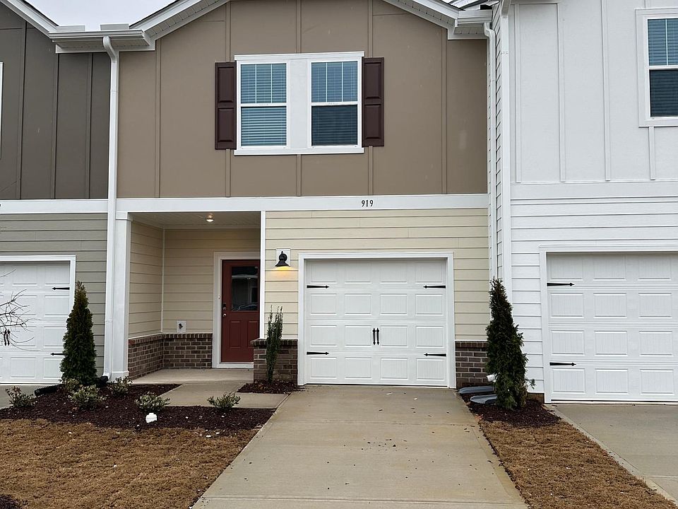 1st image of 919 Clearhaven Ln