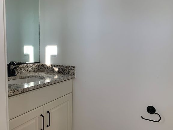 Half Bathroom_12212020