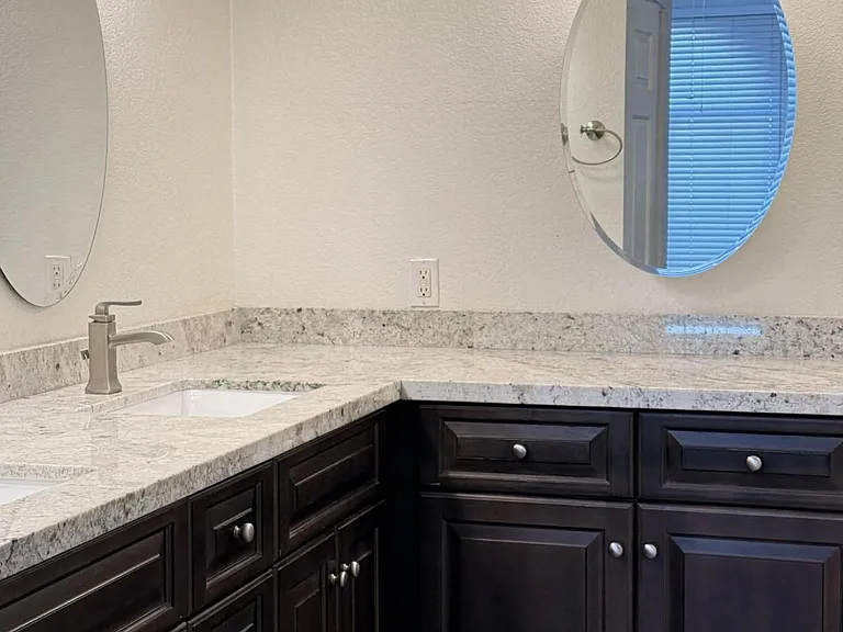 100 E Fillmore St #208 — Photo 4