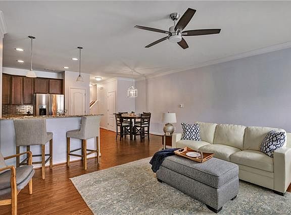 3rd image of 7451 Washington Arch Dr Unit 7451
