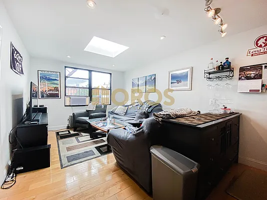 Rented by City Connections Realty | media 18