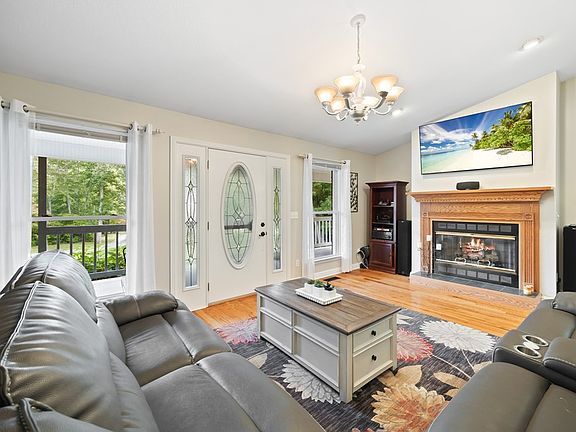 3rd image of 236 Wilson Ln