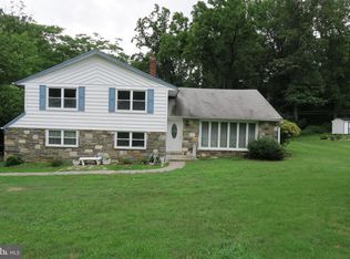 1812 Oakwynne Rd, Huntingdon Valley, PA 19006