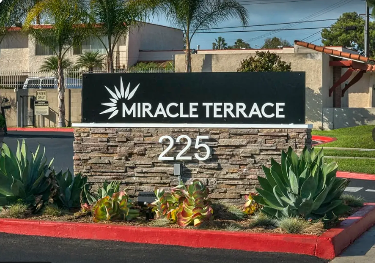Miracle Terrace — Photo 1