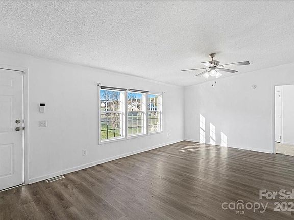 4th image of 3624 Caribou Dr
