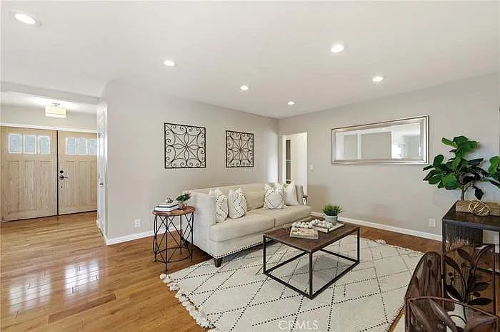 1017 Faysmith Ave — Photo 3
