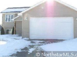 404 Cardinal Ct, Isanti, MN 55040