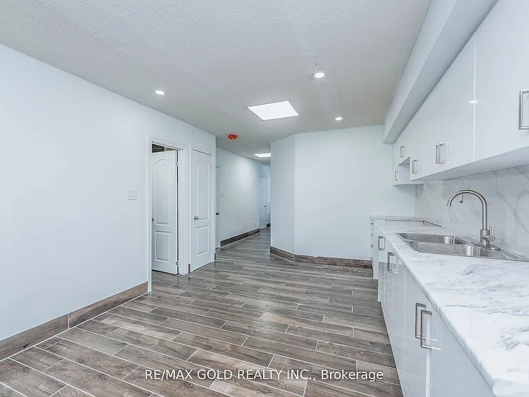 7064 Airport Rd #7064 — Photo 2