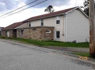 8711 Walnut St, Westmoreland City, PA 15692