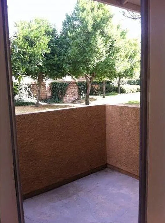 2 bed, 1.5 bath, $2,500 — Photo 3