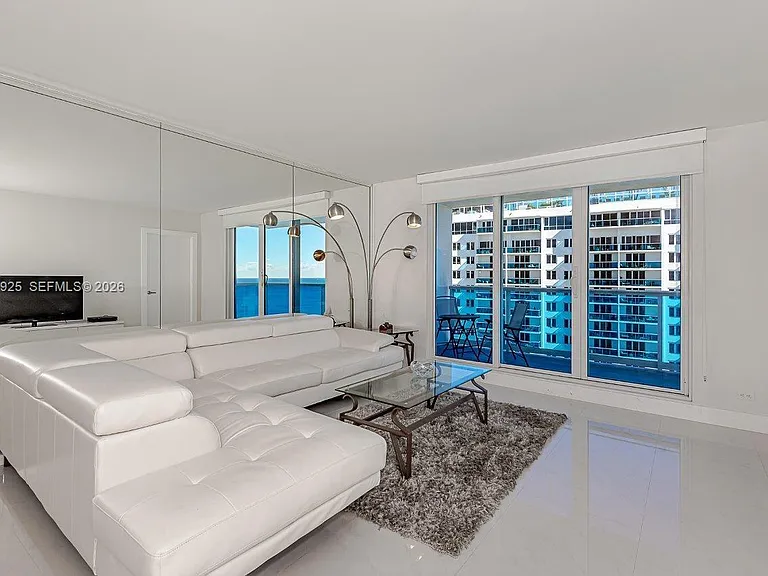 2301 Collins Ave #1416 — Photo 4