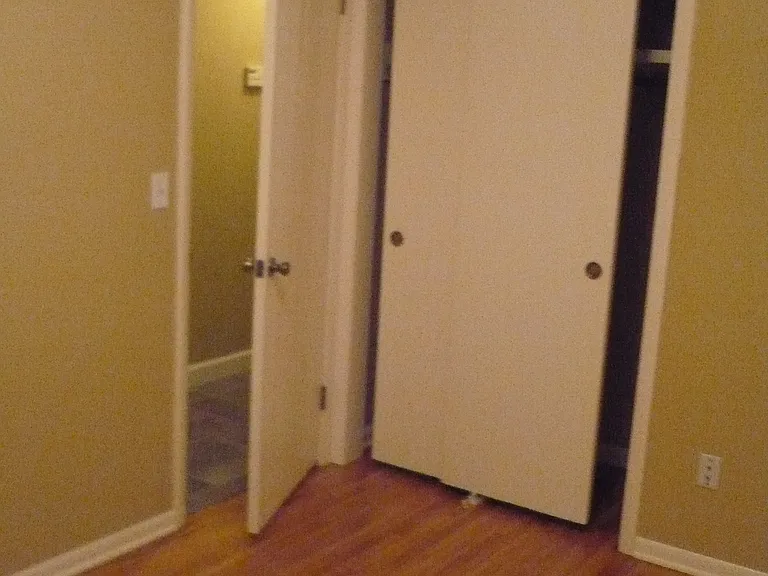 543 Locust St — Photo 17