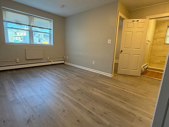 3rd image of 400A15 Olive St #A15