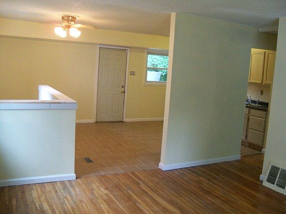L/R, Dining, Kitchen