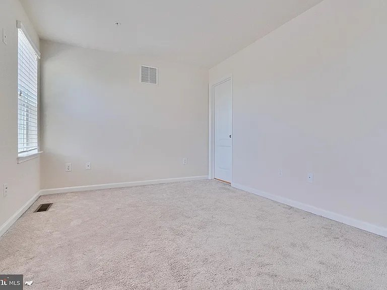 8016 Blue Stream Dr — Photo 25