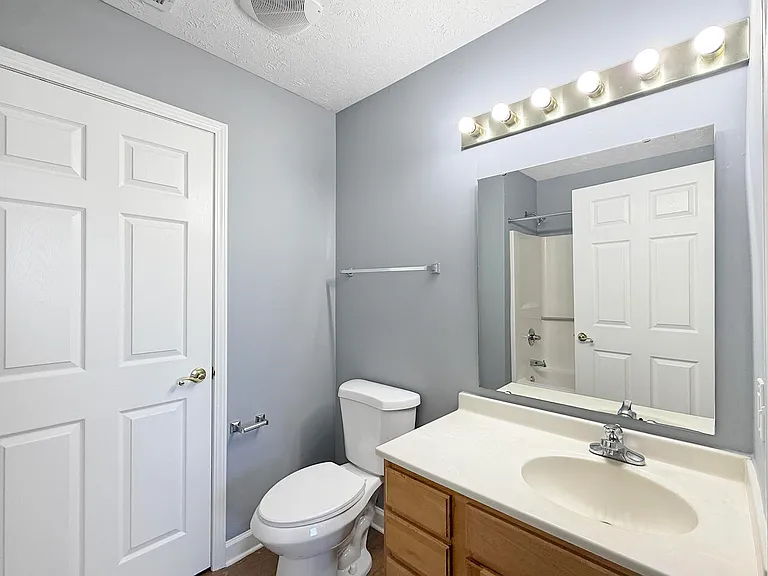 Cross Lake Apartments — Photo 37