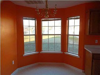3rd image of 105 Fleetwood Dr