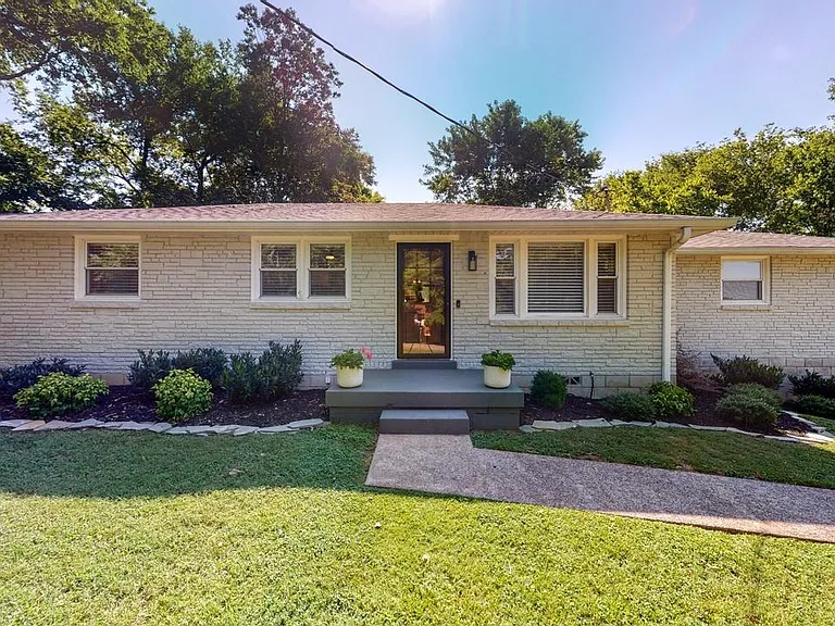 506 Highcrest Dr — Photo 3