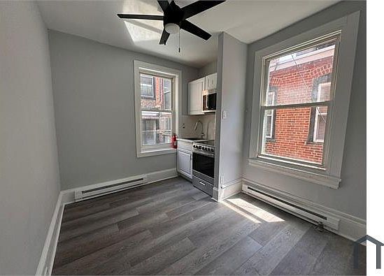 2nd image of 1017 Pine St Floor 2