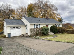 25 Topstone Drive, Danbury, CT 06810