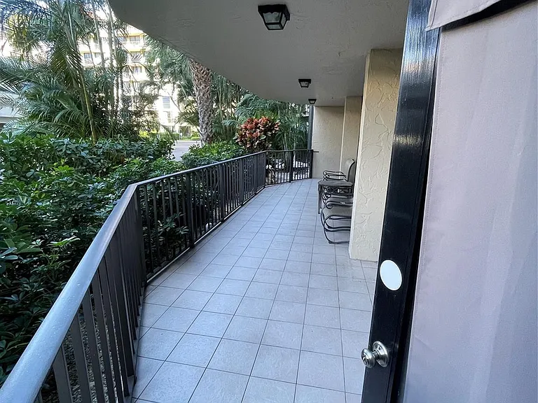 859 Jeffery St #1040 — Photo 33