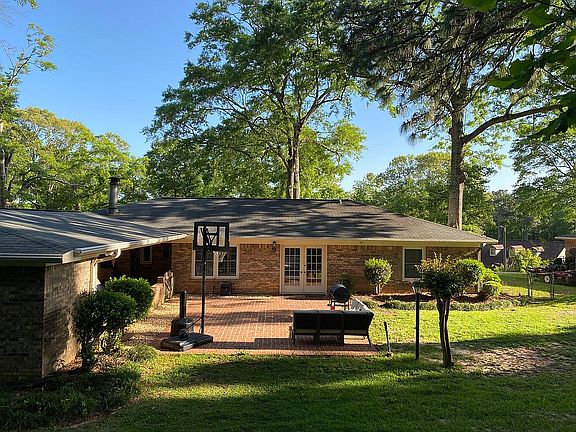 5th image of 201 Oakwood Dr