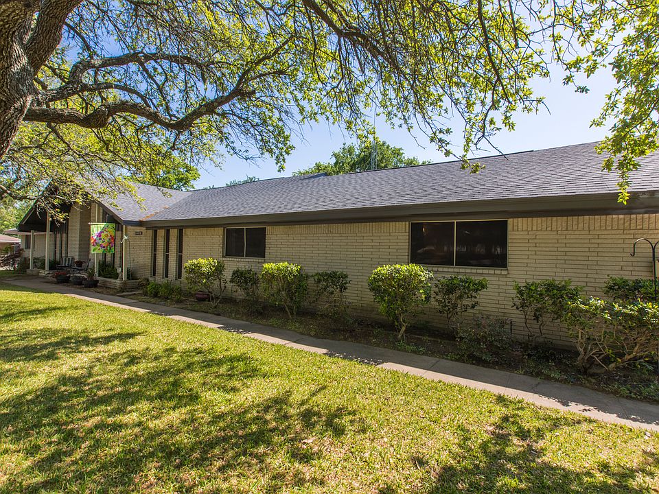 1st image of 2407 Webb Ave