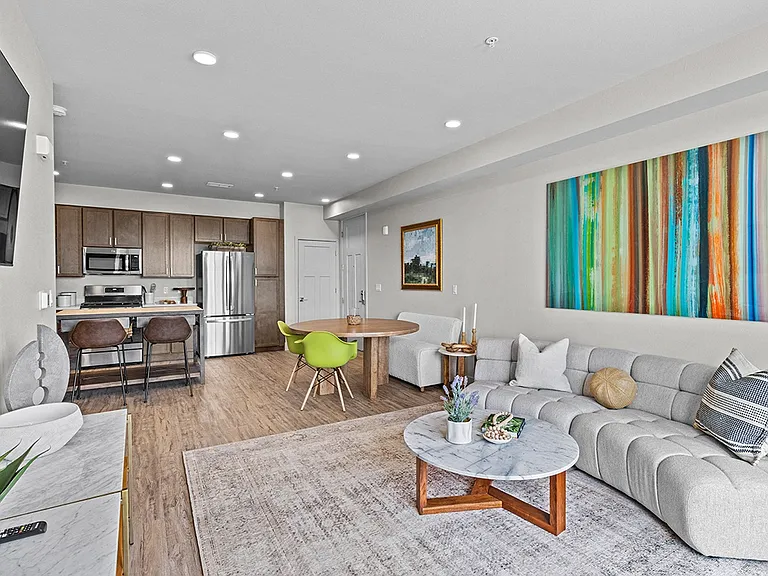 The Retreat Luxury Apartments — Photo 22