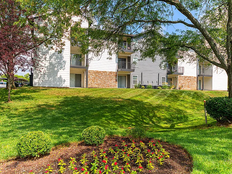 Community grounds and landscaping