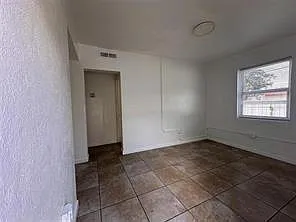 728 SW 6th St #1 — Photo 7